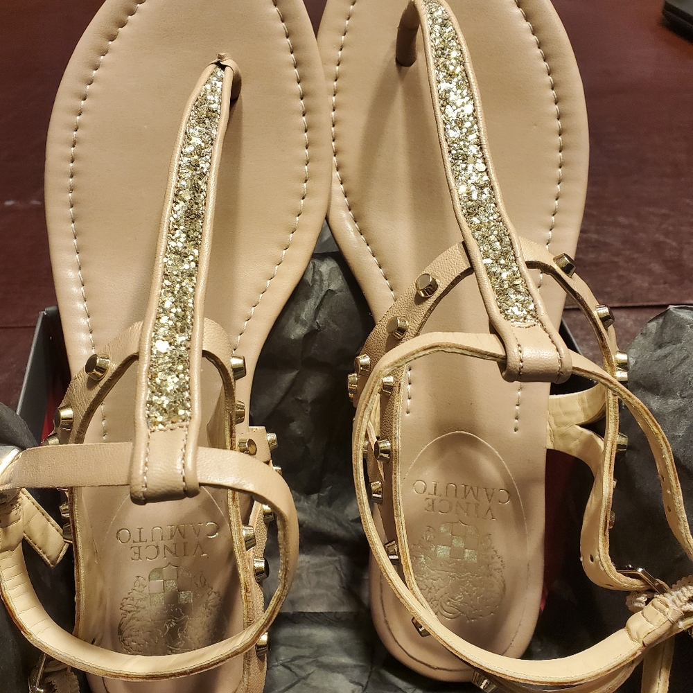 VINCE CAMUTO VO-ISTELLA SANDALS